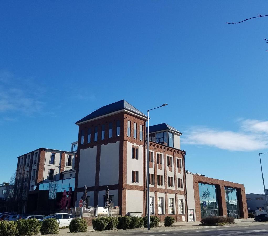 Arena Hotel Samorin Exterior photo